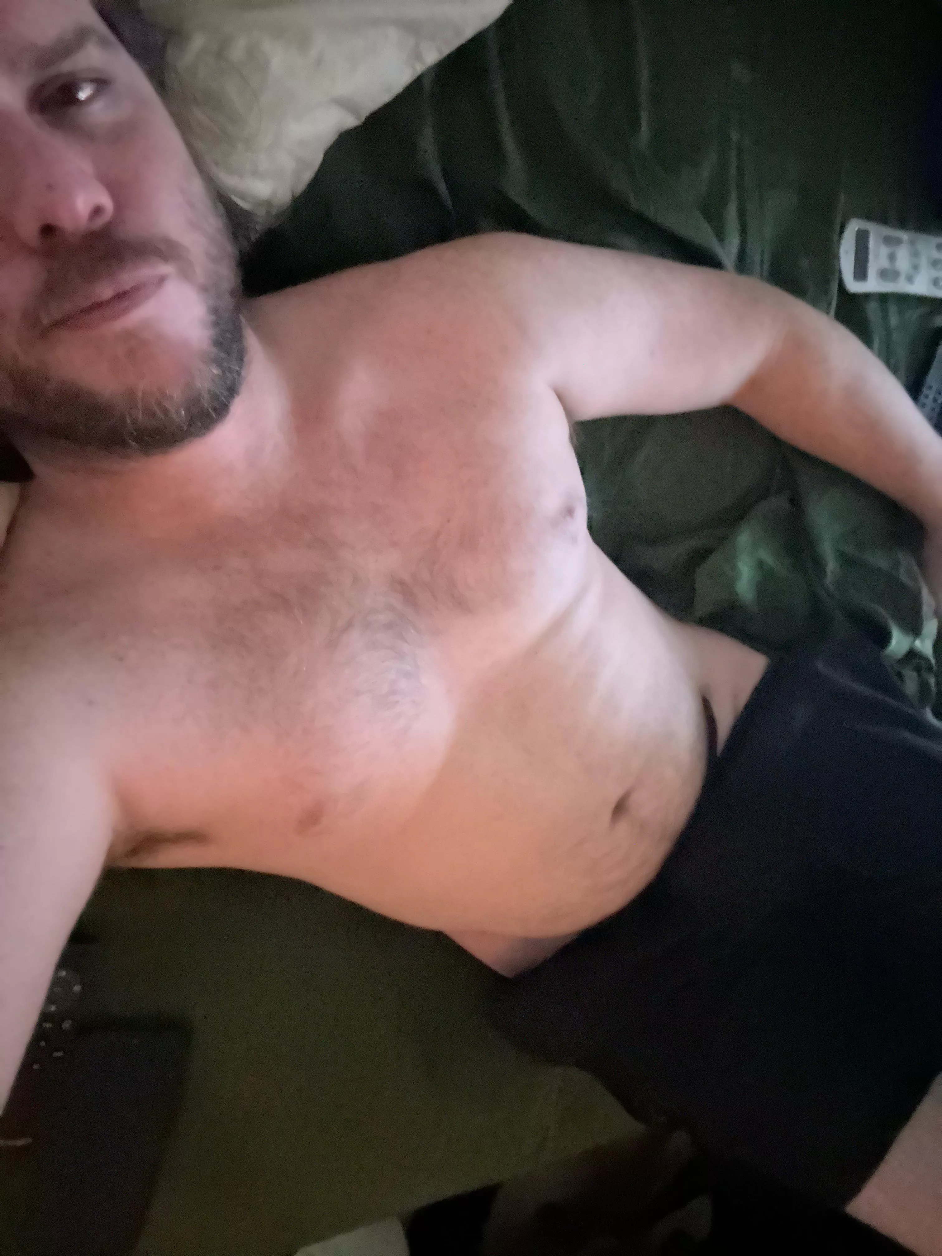 34 chill dadbod big bro type for Bromance, chats, fun, show face, into gaming also… verbal ++ brojamesdean posted by HeyStarlight