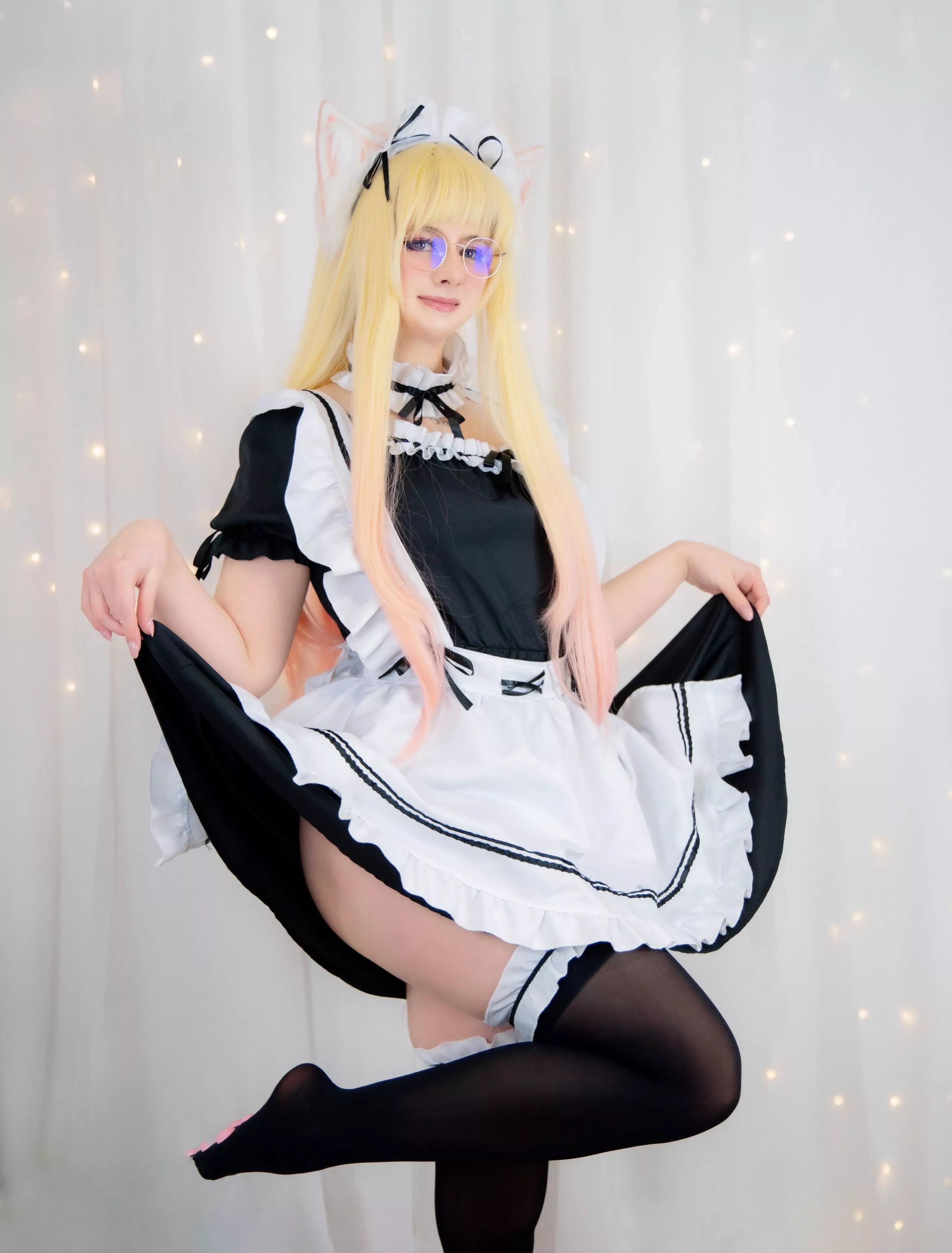 Am I not the perfect Maid for you? 💘🍰  [F] @strrykitten   posted by Strrykitten