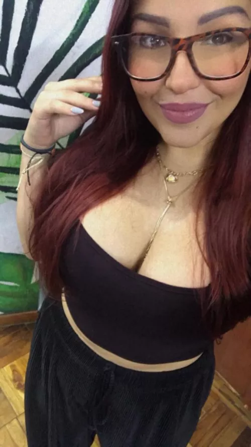 Am i worth to stop scrolling ? by PinkCristal899