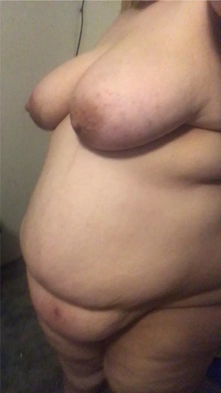 Be honest, are you really into fat girls like me? 🥹 posted by catdadz