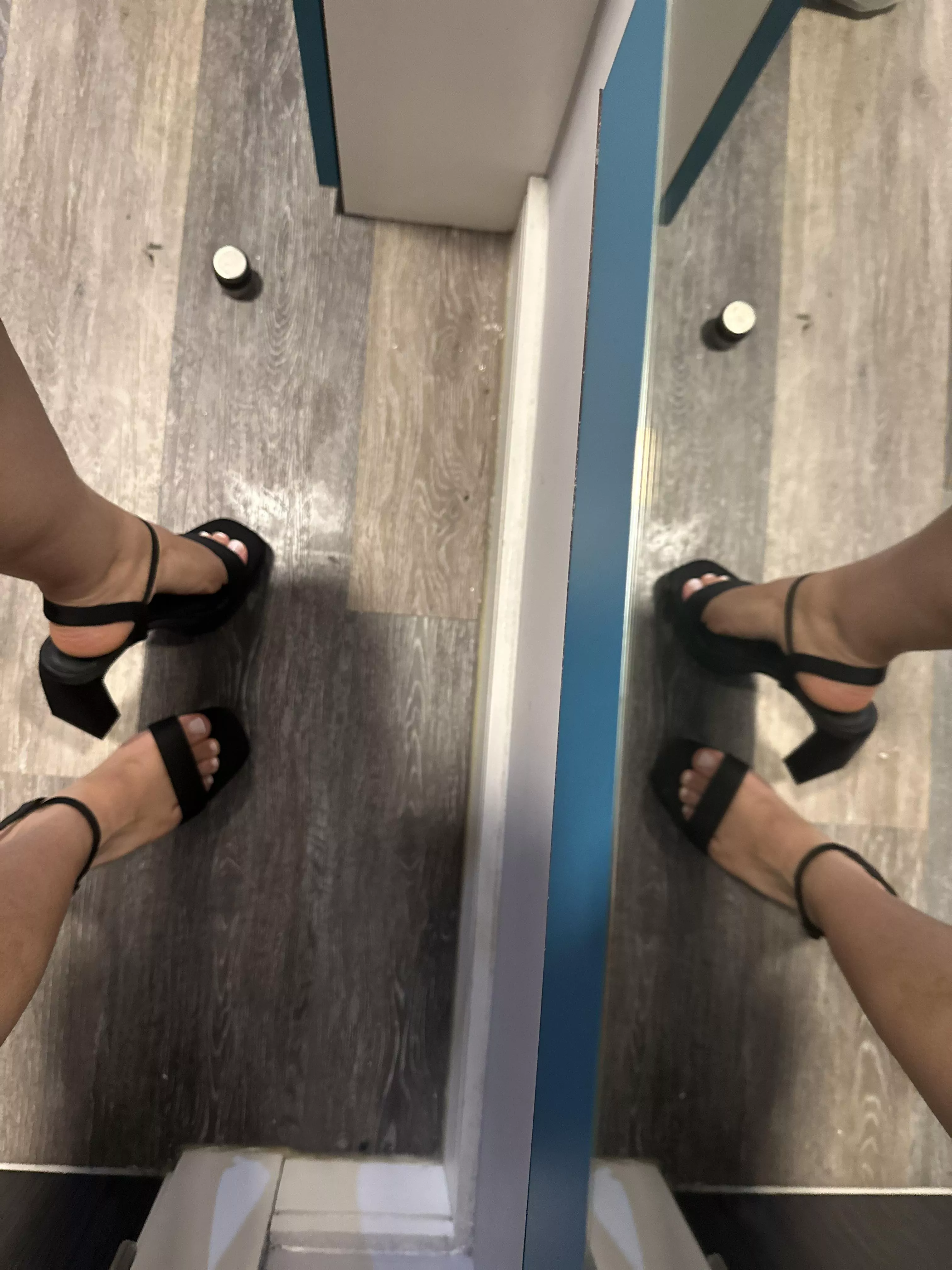 Caught you staring🤭 posted by Cute_Cloud95