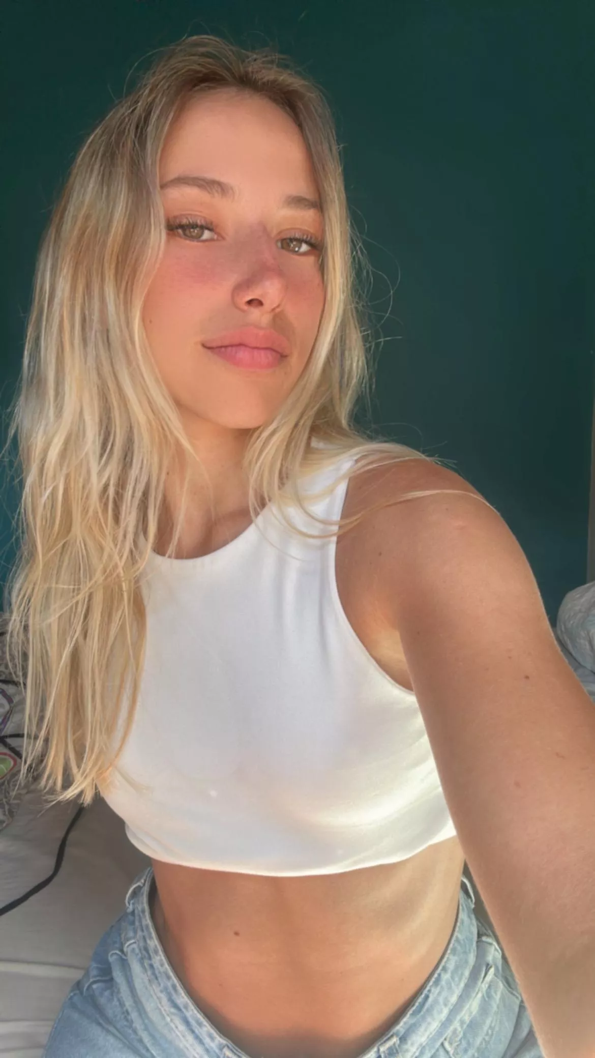 Cutie tops posted by Apod283271