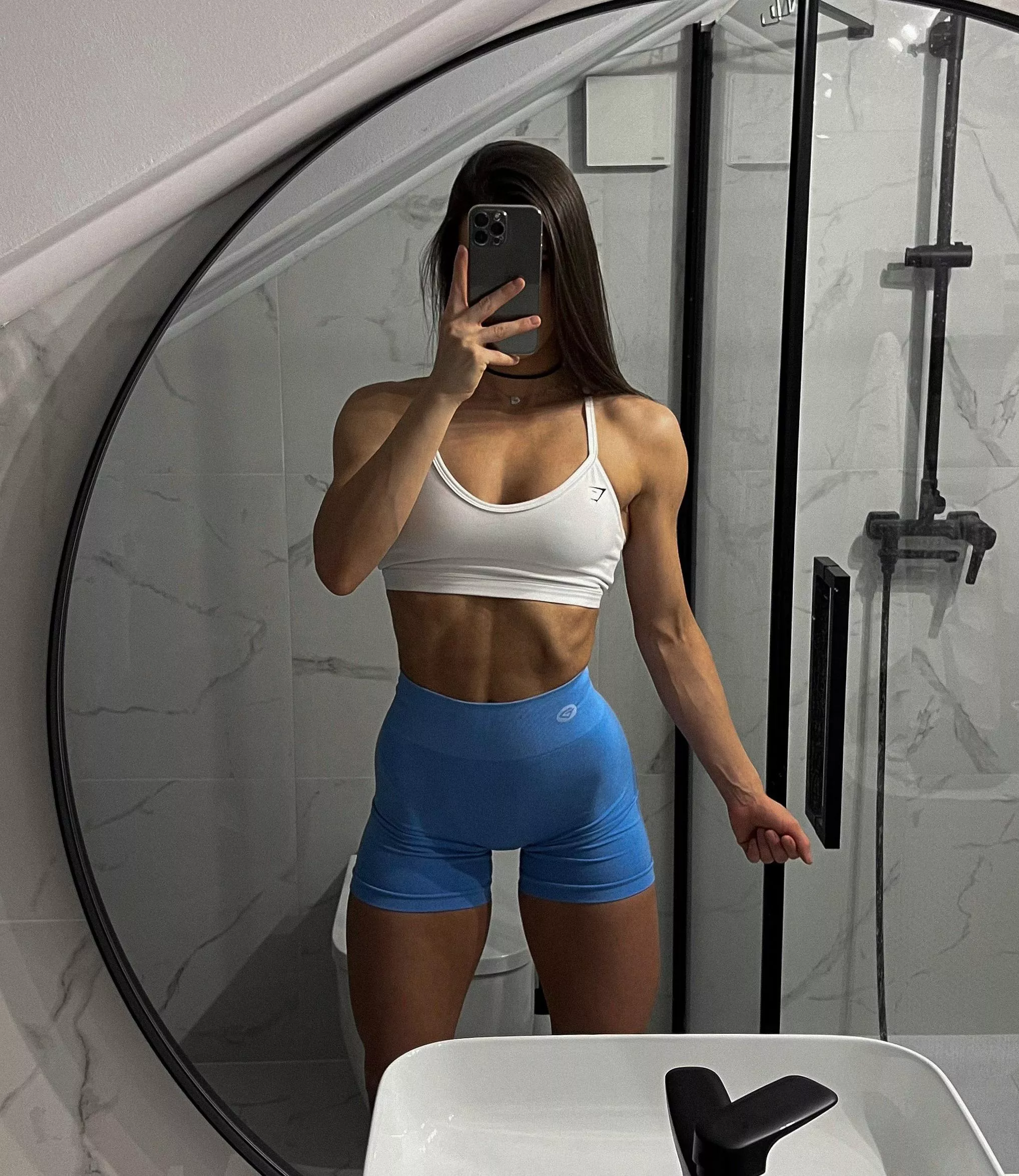 fit and strong posted by linasphysiquexxx