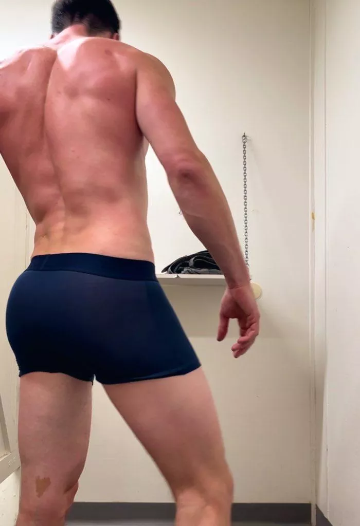 I don’t love the way boxer briefs feel but i do love the way they look… posted by Shred_and_Bread