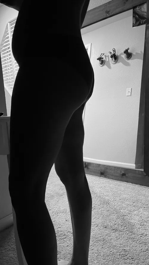 Love the silhouette? by Aurora_MILFS