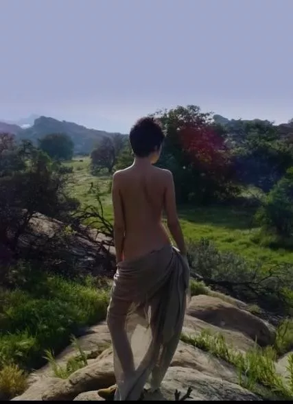 Naked hike  posted by fern_gg0