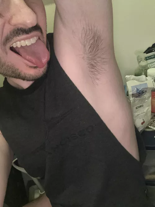 Should I grow out my pit hair? by matiwoof