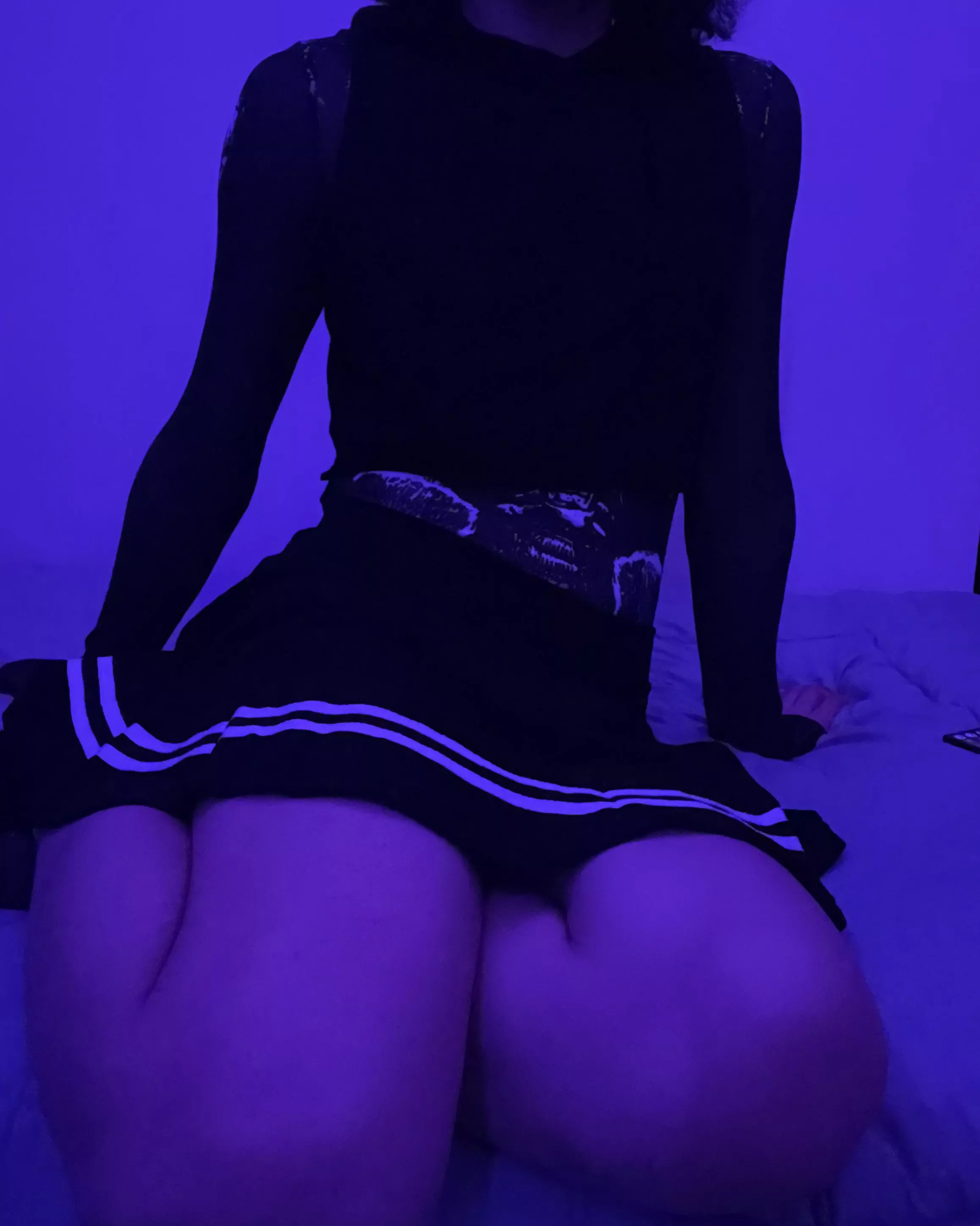 smooth thighs :) posted by voidfemboy