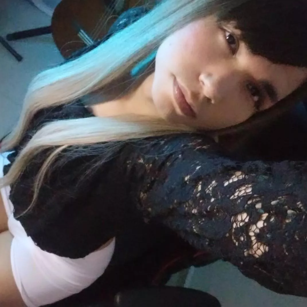 Wasn't planning on dressing today, but ended up doing it anyway posted by ScarletStarrySky