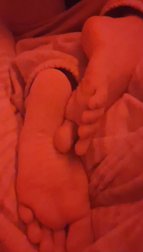 who would lick it? 🤤 by Altruistic-Expert595