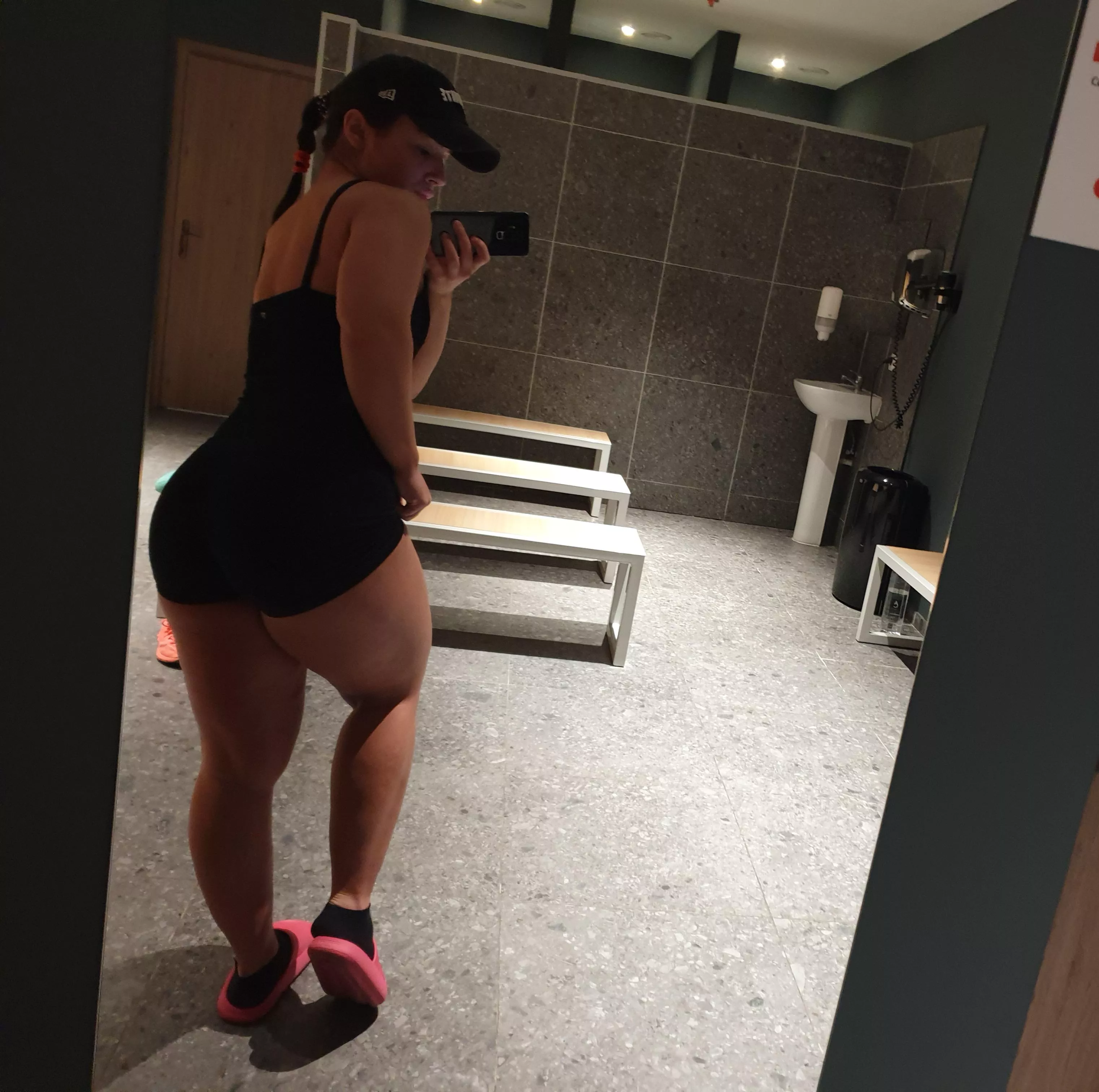 Would u date me?(f) posted by quadsqueen