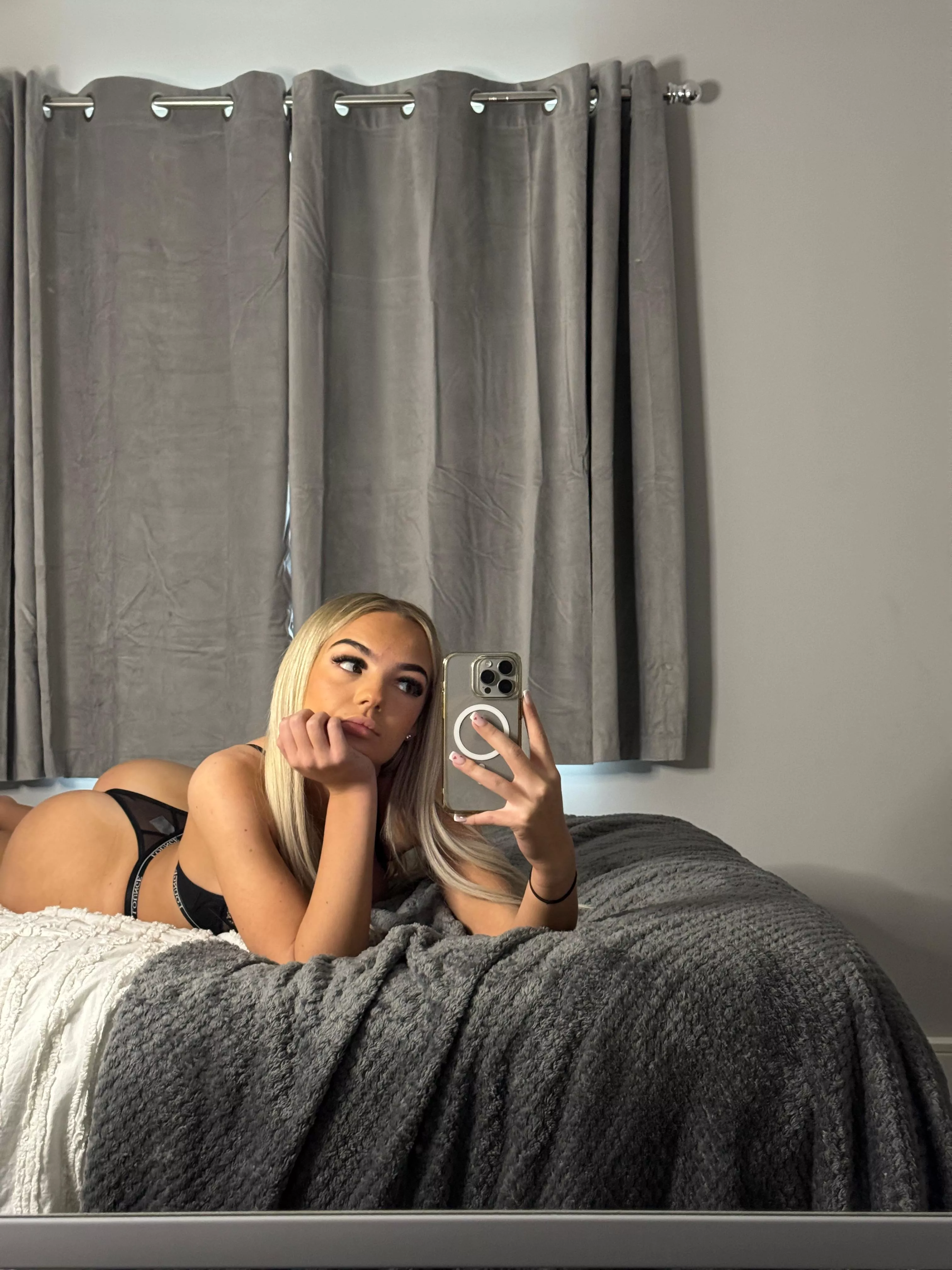 Would you mind me sending you pics like this while you’re at work? posted by Total_Public_2004