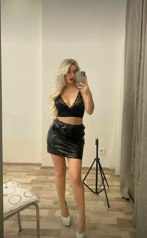 a typical great look for a secretary, isn't it) by margo_margot