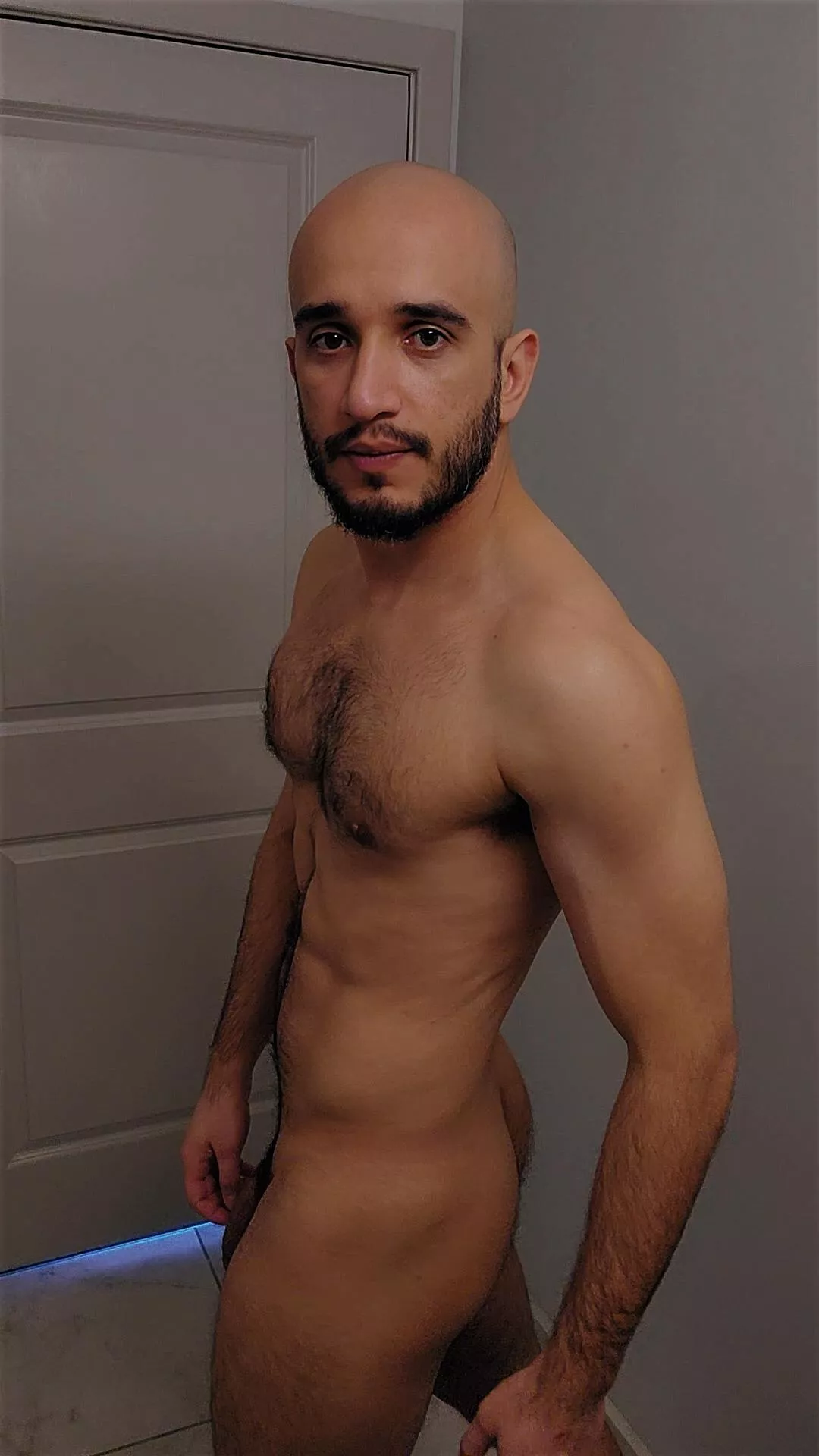 Don't mind the red eyes ☘️ posted by DanteVegaOF