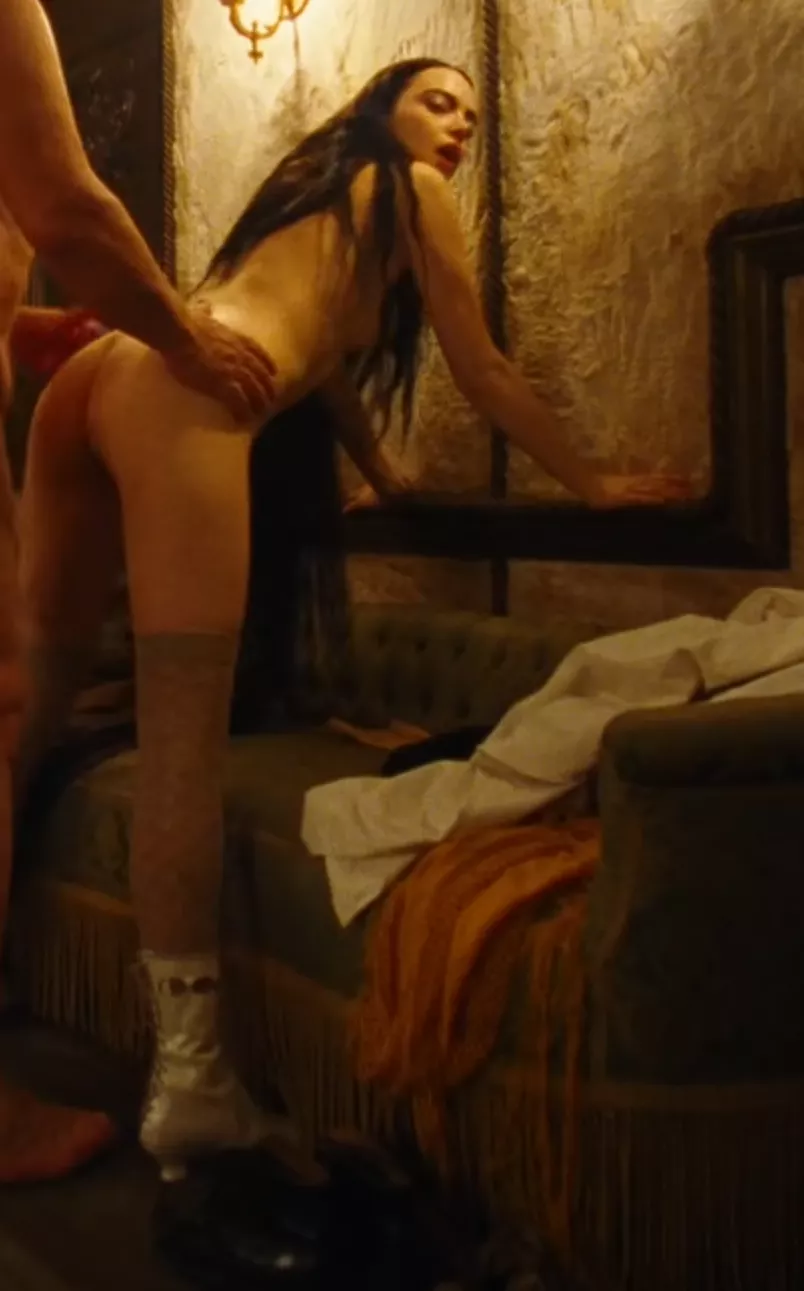 Emma Stone posted by Popular-Strength5299