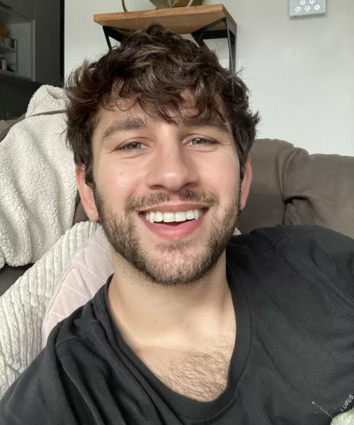 Finally got my wisdom teeth removed! Feels good to smile now by leolyons_94