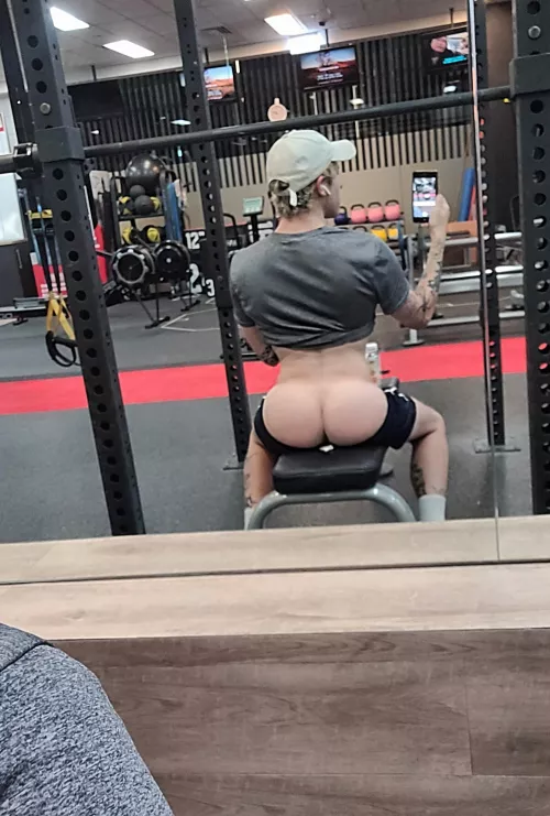 Gym to myself 🤭 by Twinky_Twunky