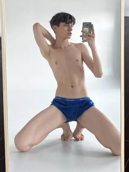 I'm perfect for the role of your new boyfriend by MarkKeler