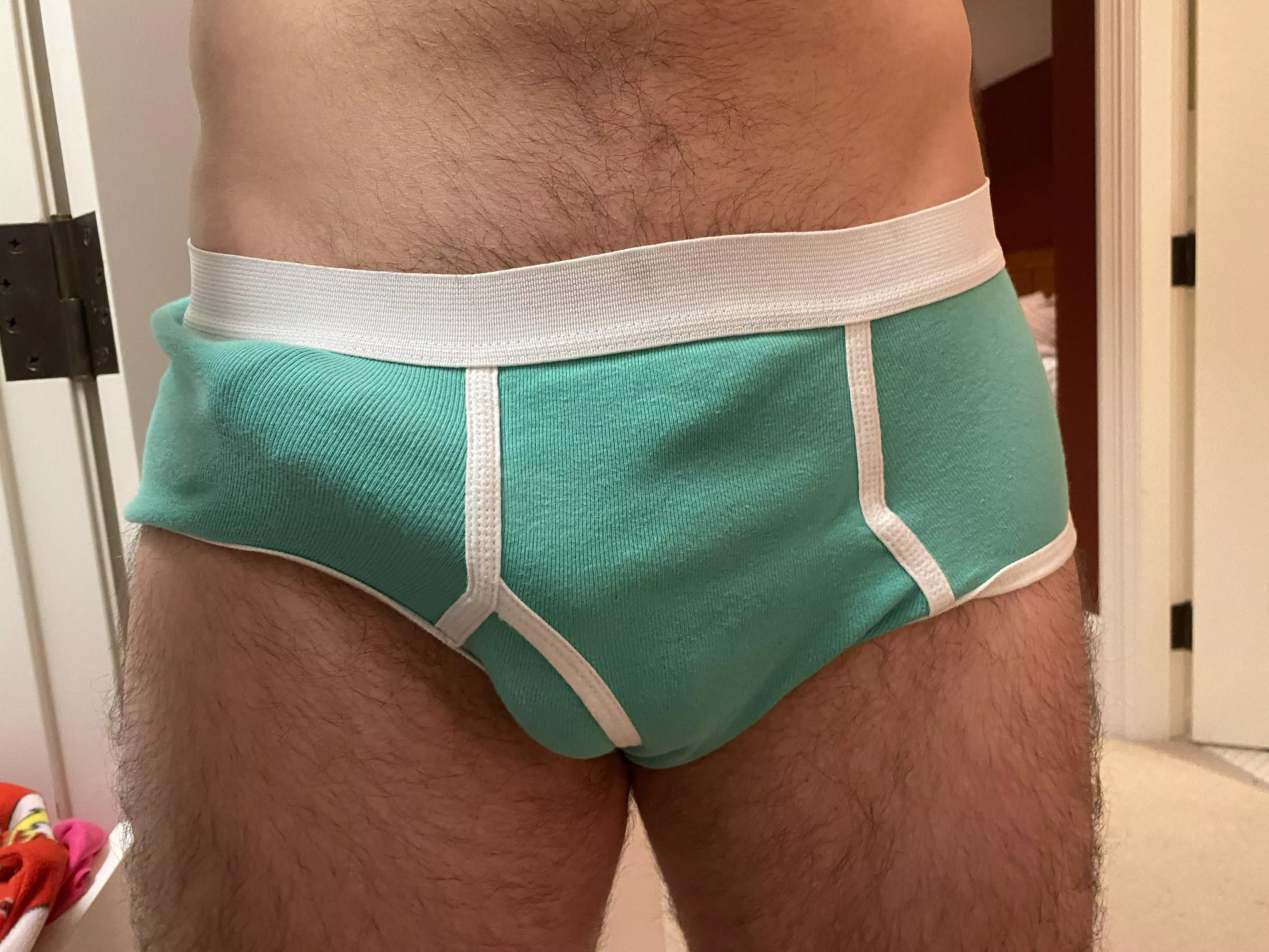 It touches my hip posted by tall_boy_pnw