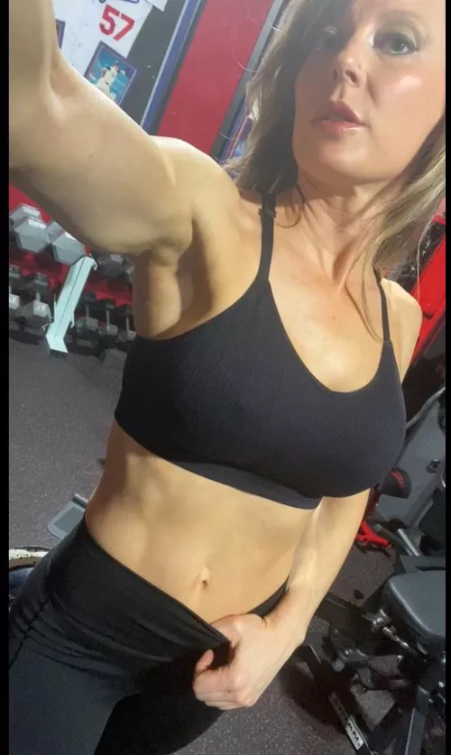 It’s MILF make-up day again, I just stopped @ the gym for a quickie…(F) by samanthasfun