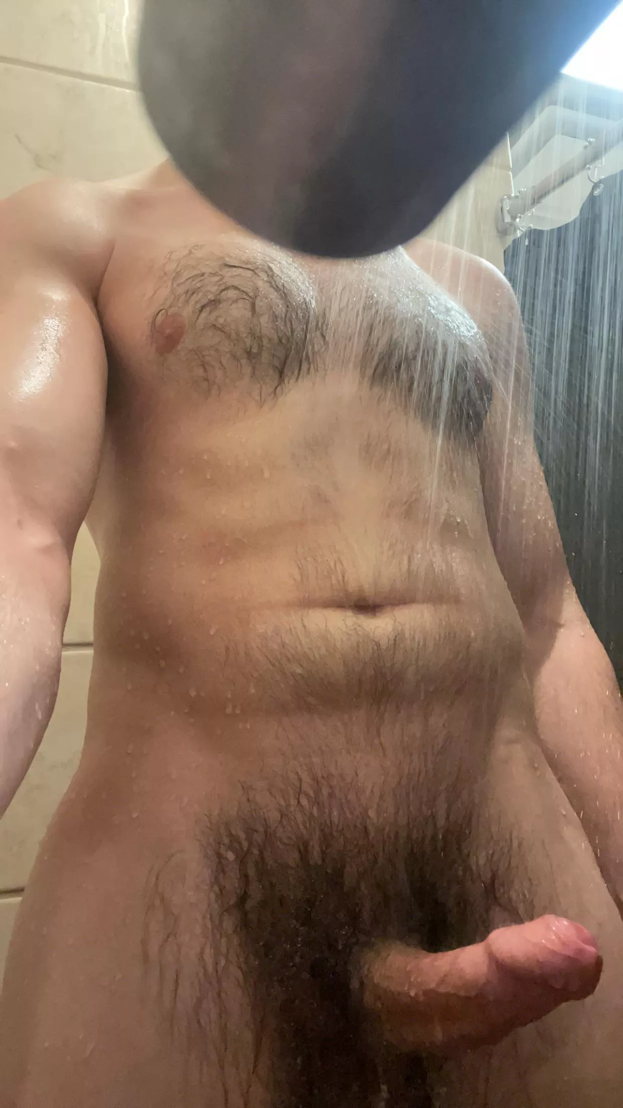 Join me in the gym shower? posted by versotteruncut