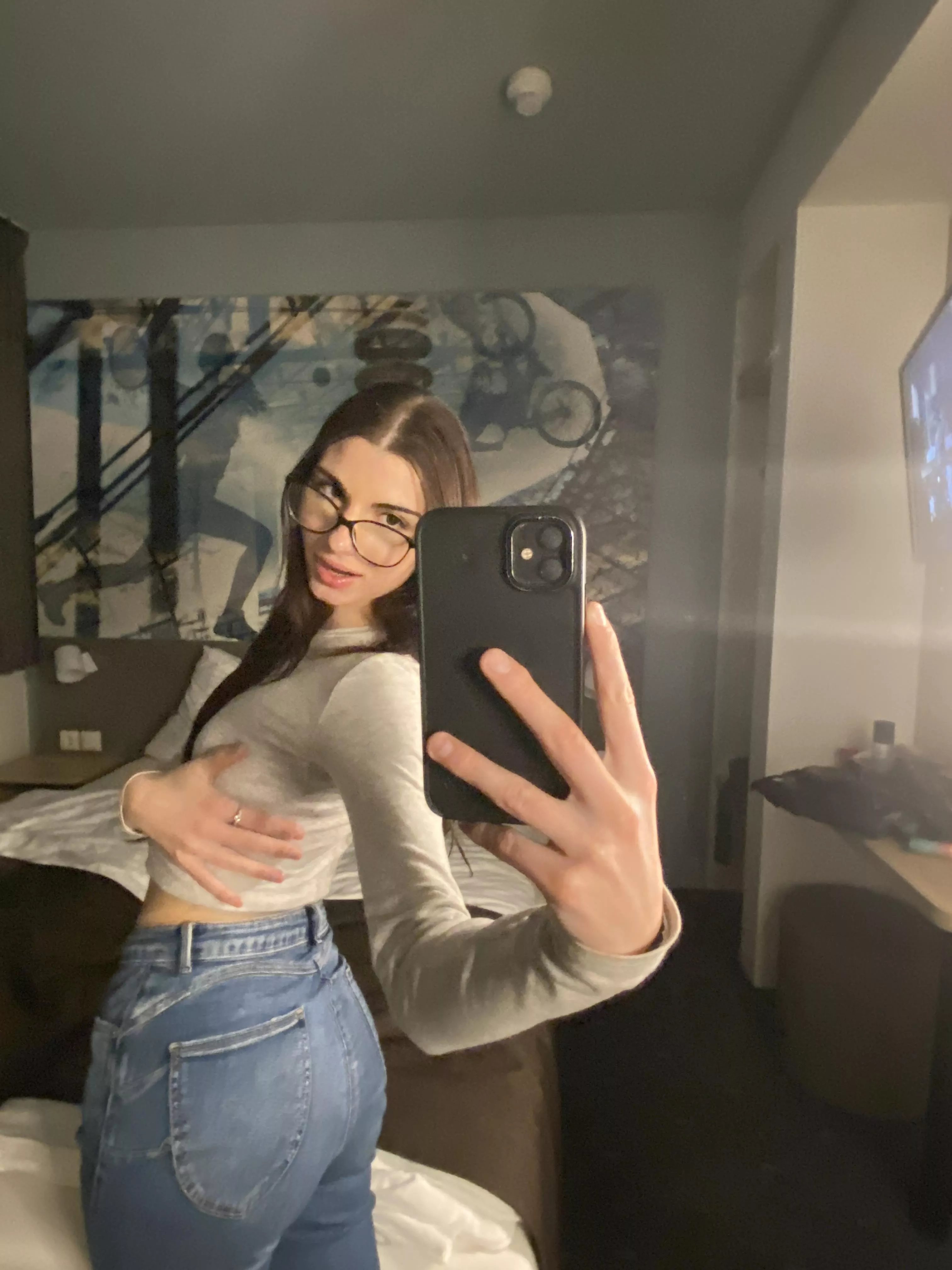 Just a 18 yo classy girl :) posted by No-Mission-4782