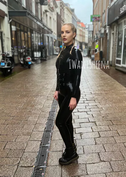 Latex in public  by lunarose41