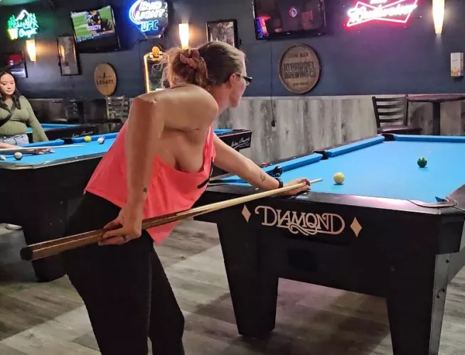 Little show at the bar  by 1BEATK5