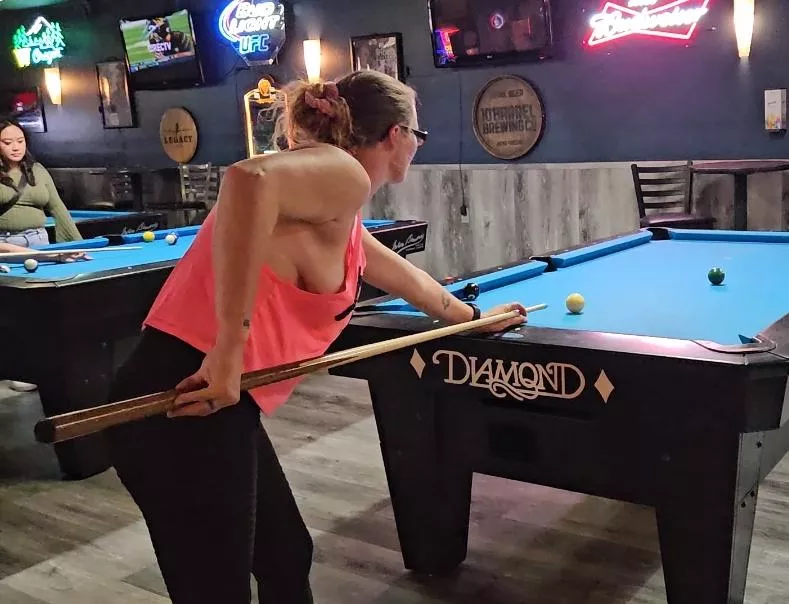 Little show at the bar  posted by 1BEATK5