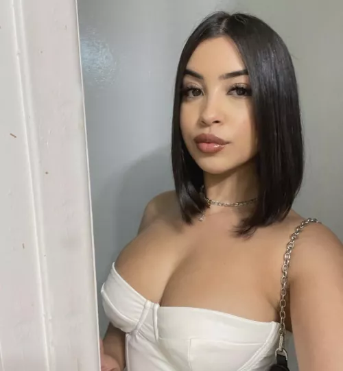 Massive in white  by anonymous123456_