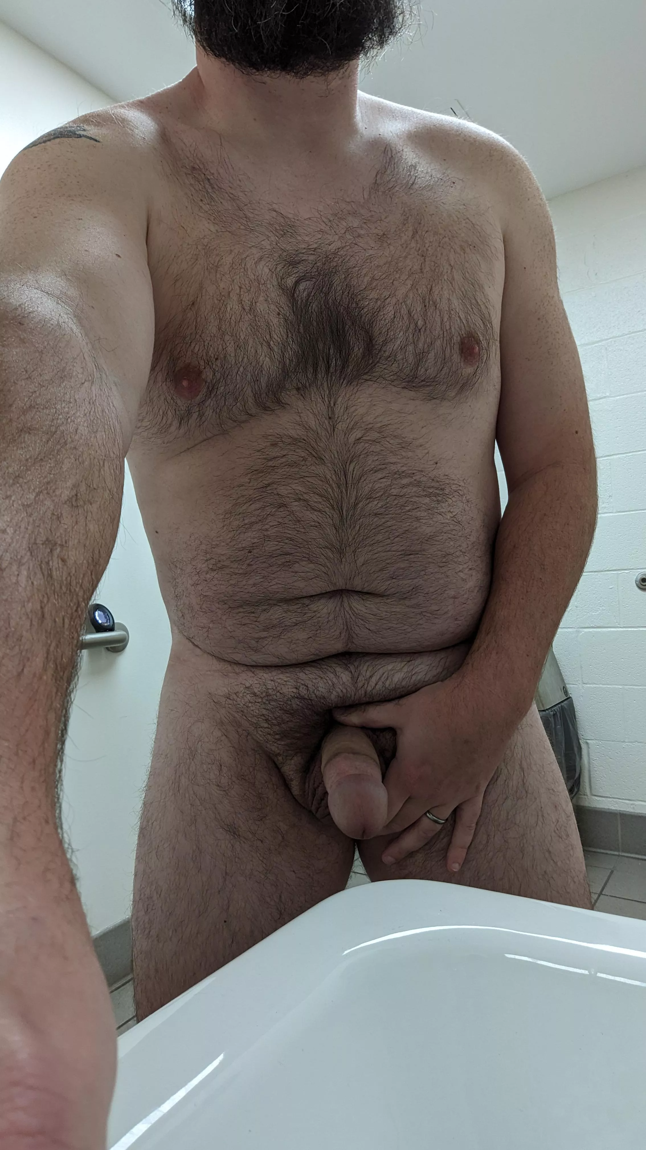 Meet me in the office bathroom? (37) posted by perffriendlystranger