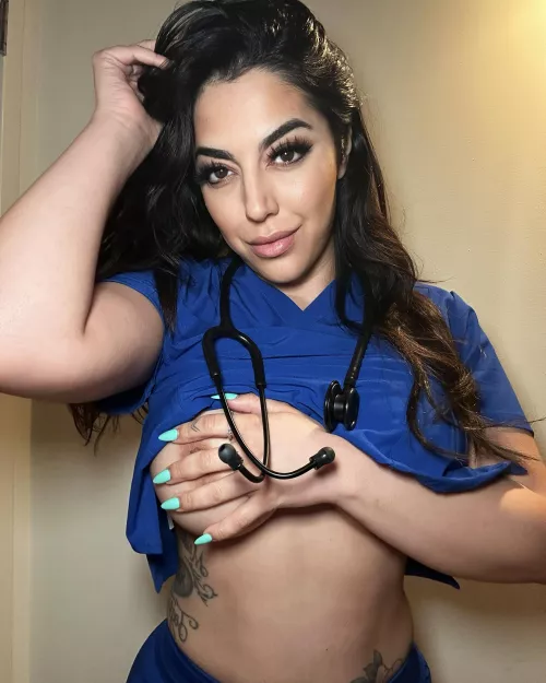 Perfect handbra by nurse_cherxo