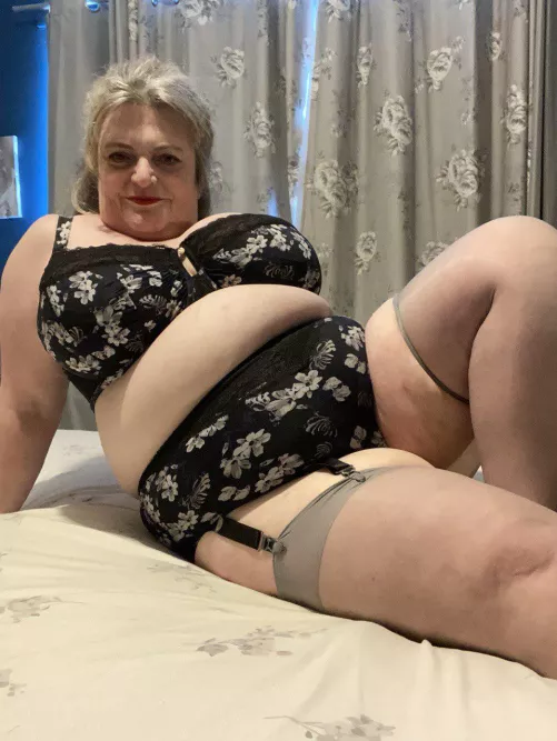 This isn’t even my house , but granny was horny by bbwgilfuk