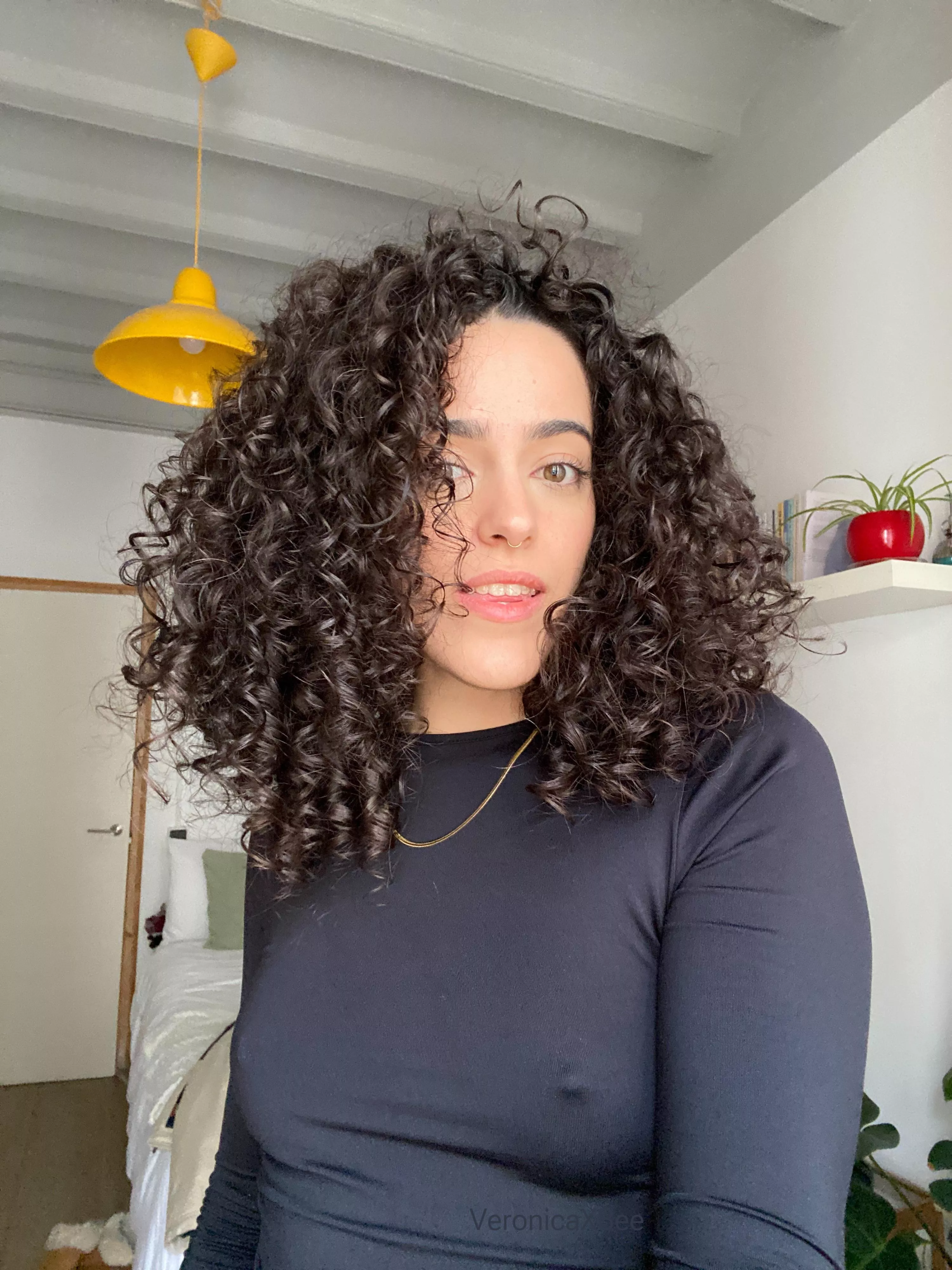 Where are you looking at? posted by VeronicaxBee