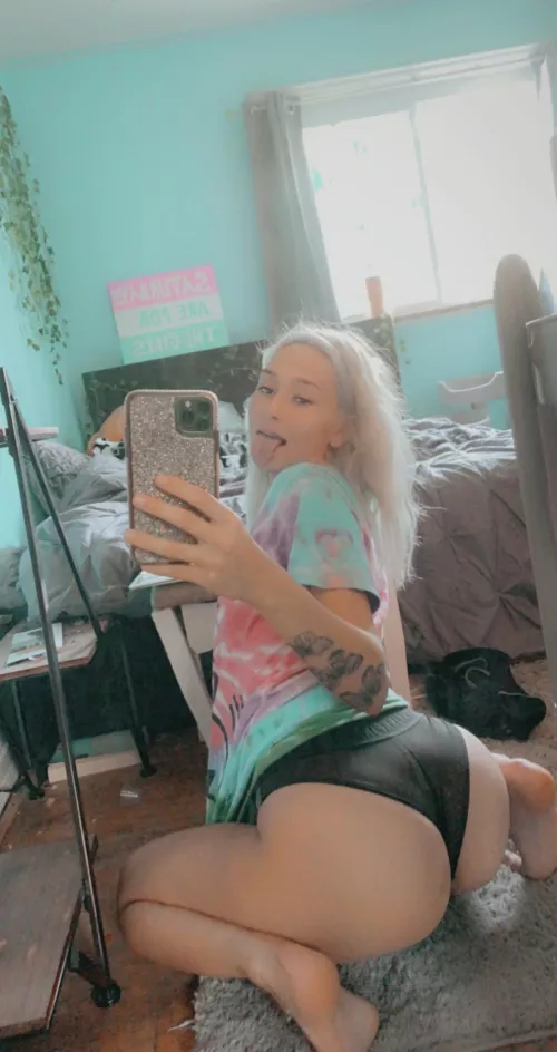 21[F4M] i will send nudes and sext whoever ups this i will swear snapchat : heidicussk19 by NothingAdvanced3394