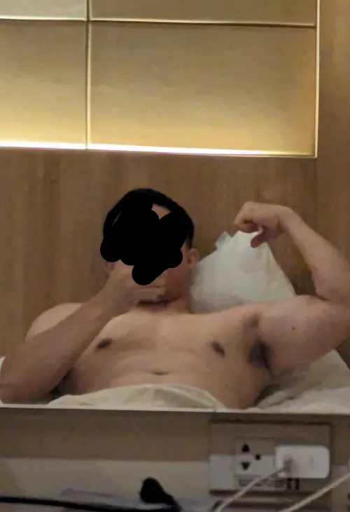 26 hung masc beefy bi asian. Trading with face required. bros, dads, masc,hairy, beefy+++ @ccbgdx by dumdom1026