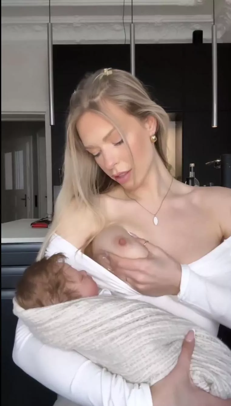 Anybody know her posted by EcoKidss