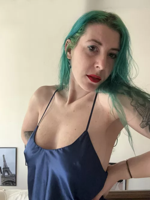 Blue hottie by sirenskiss3