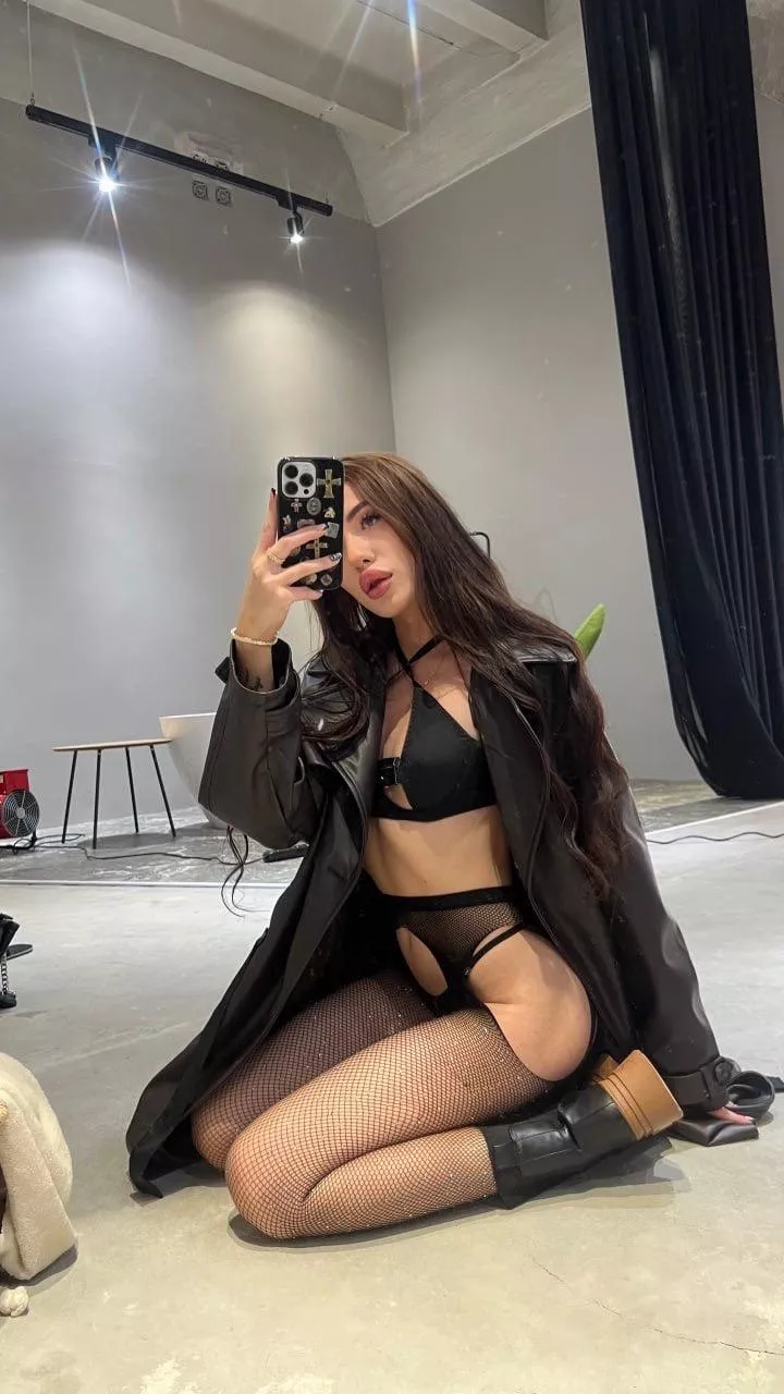 Chick in leather coat posted by LeatherAcrobatic4086