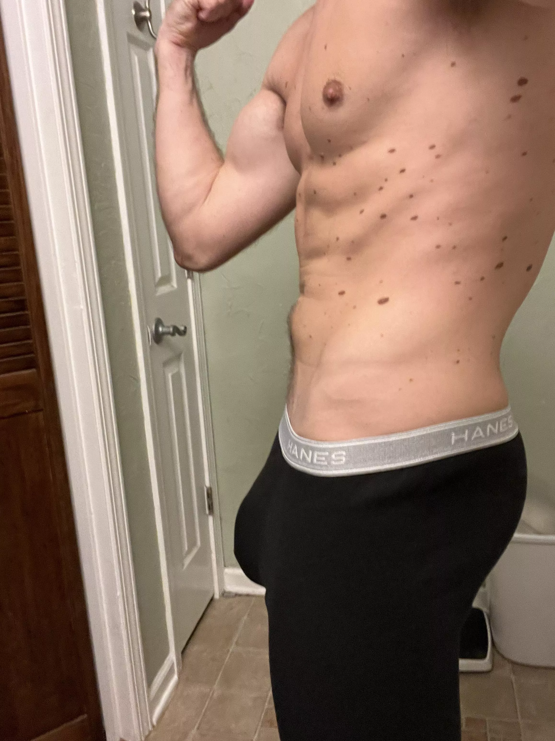 Come wrestle with ur gamer bf  posted by optimalformation49