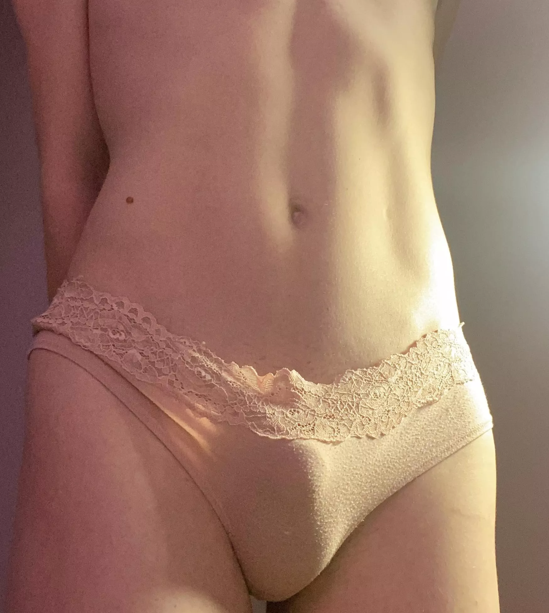 Do you like boys with small pp’s? posted by femboyheartz