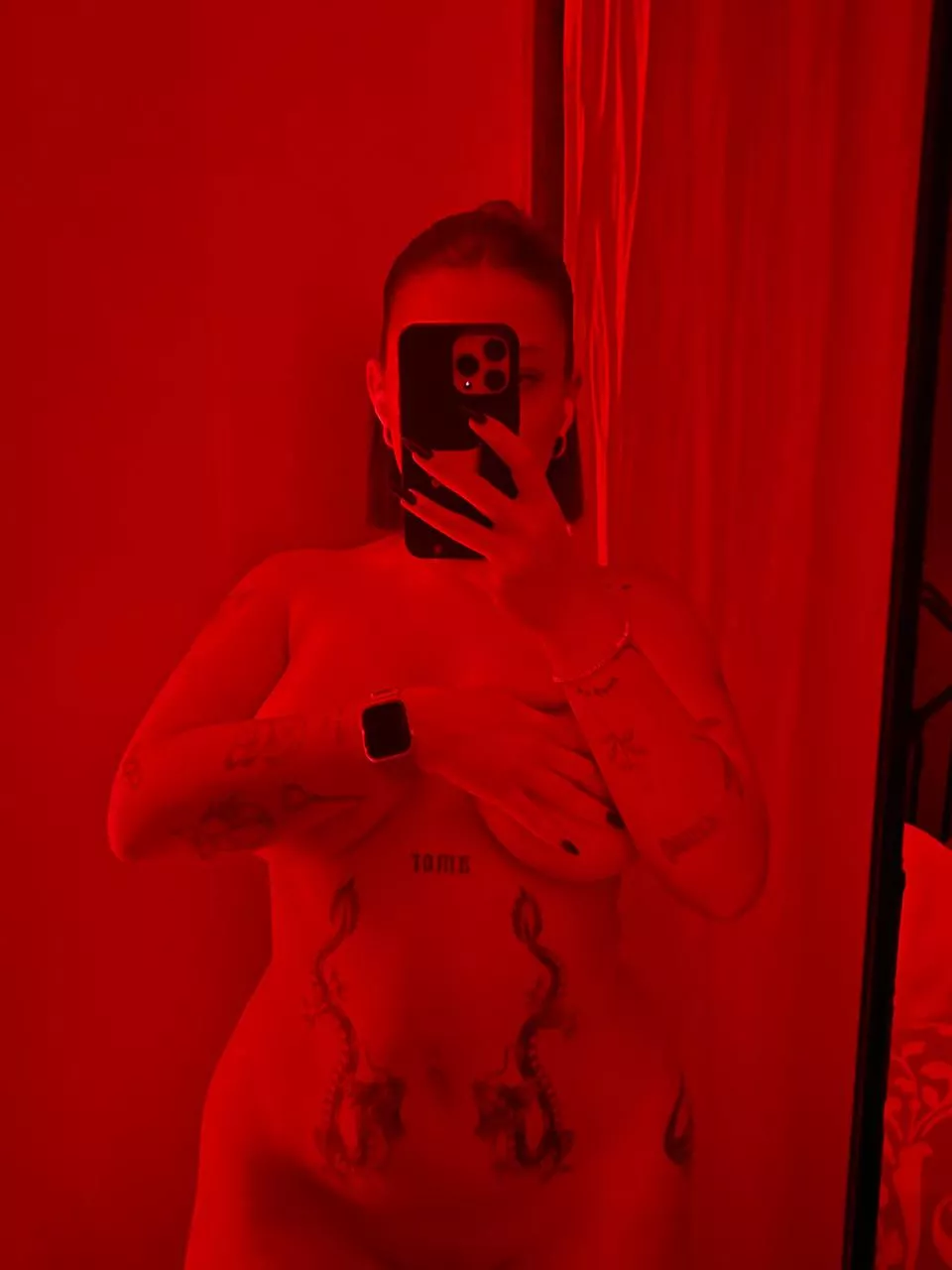 do you like the colors ? 😳 posted by debbyybabyy