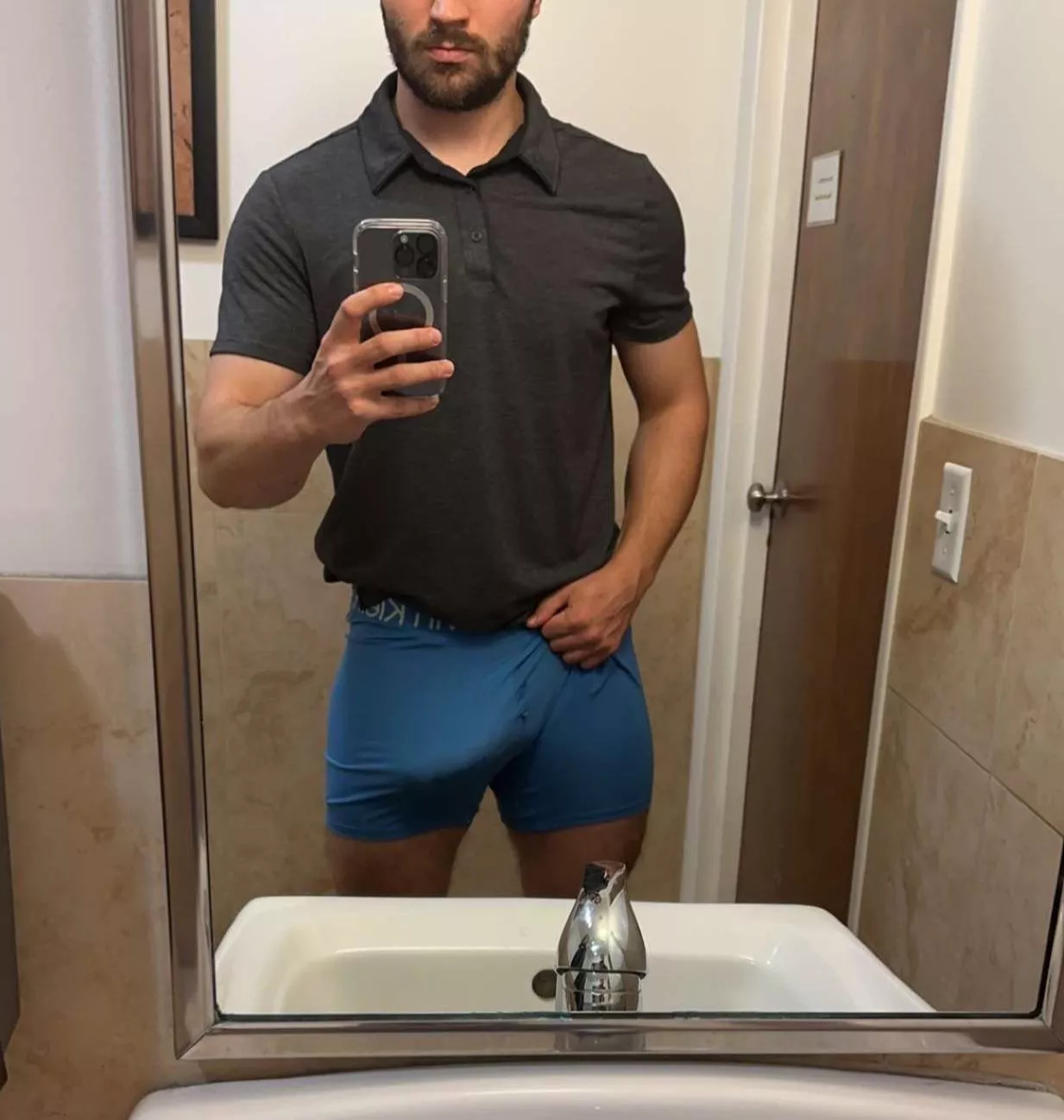 Ever wonder what color underwear your coworker is wearing?  posted by Nervous_Blueberry_52