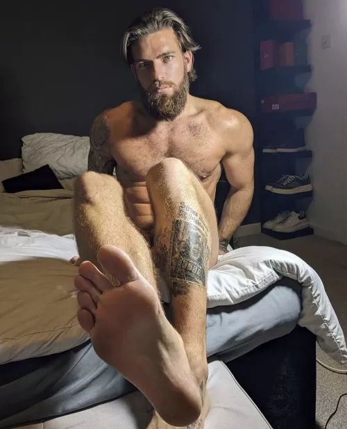 Get on your knees  by sh_flex