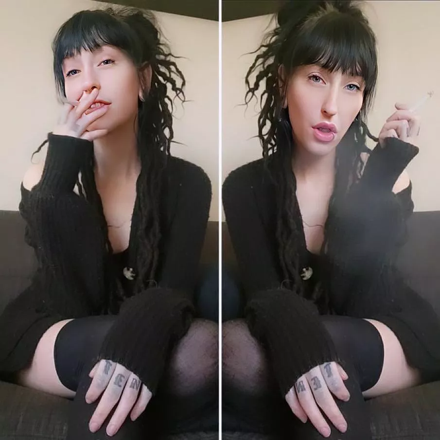 Hi 🖤 posted by TheEnchantrixxx