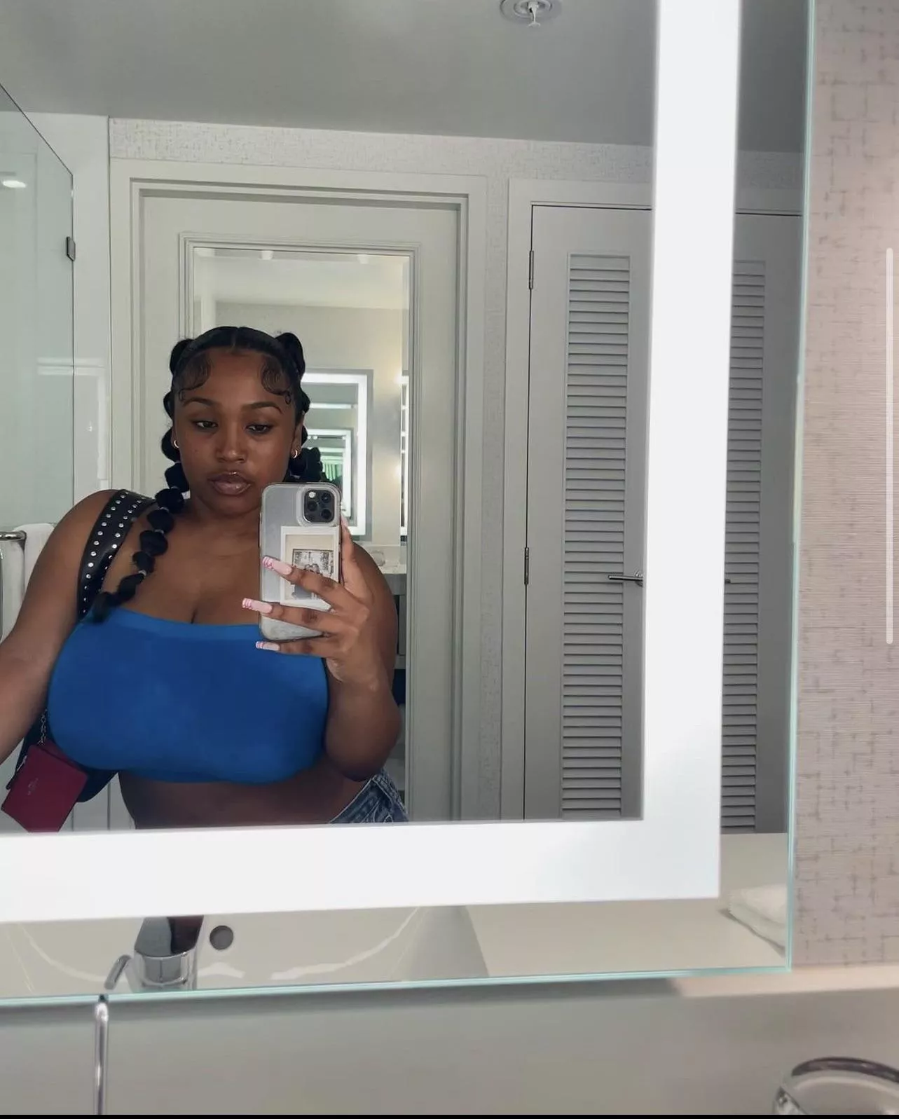 huge posted by Carlos_edwards03