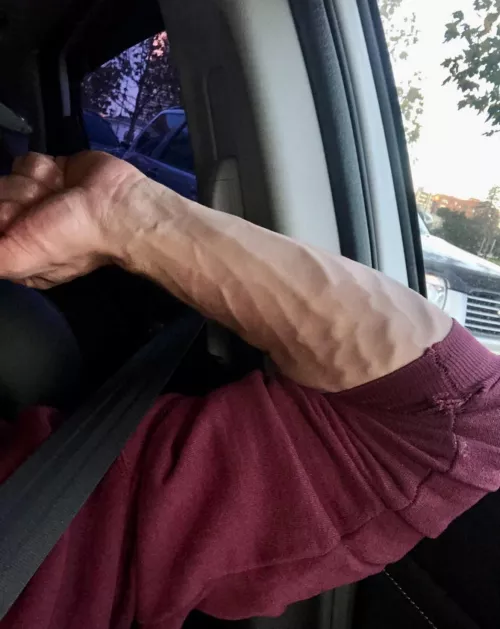 I am an aesthetic bodybuilder, so my forearms are aesthetic too 😈😈🥰🥰 by TheeGuyDerek