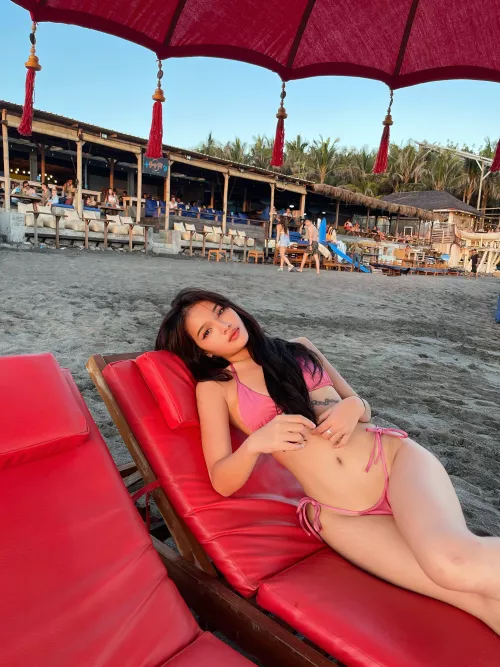 I just love the mid sunny and cloudy beach vibes by sxymatingcall