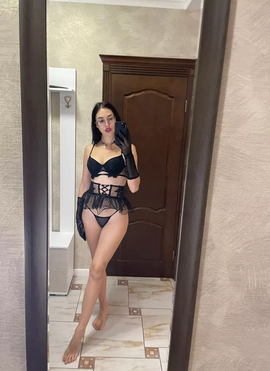 I love teasing men with my feet:) posted by Mhehsc