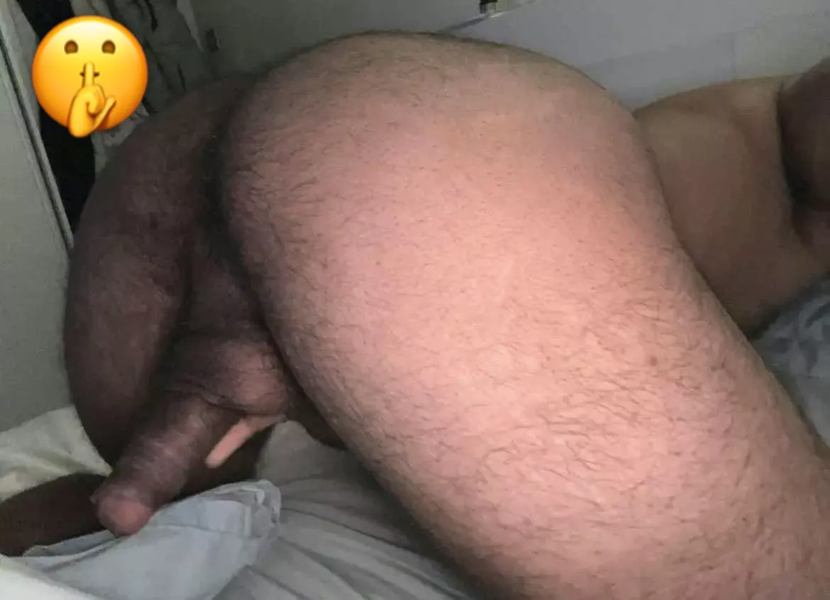 I’m actually straight believe it or not  posted by Love-Sausag3